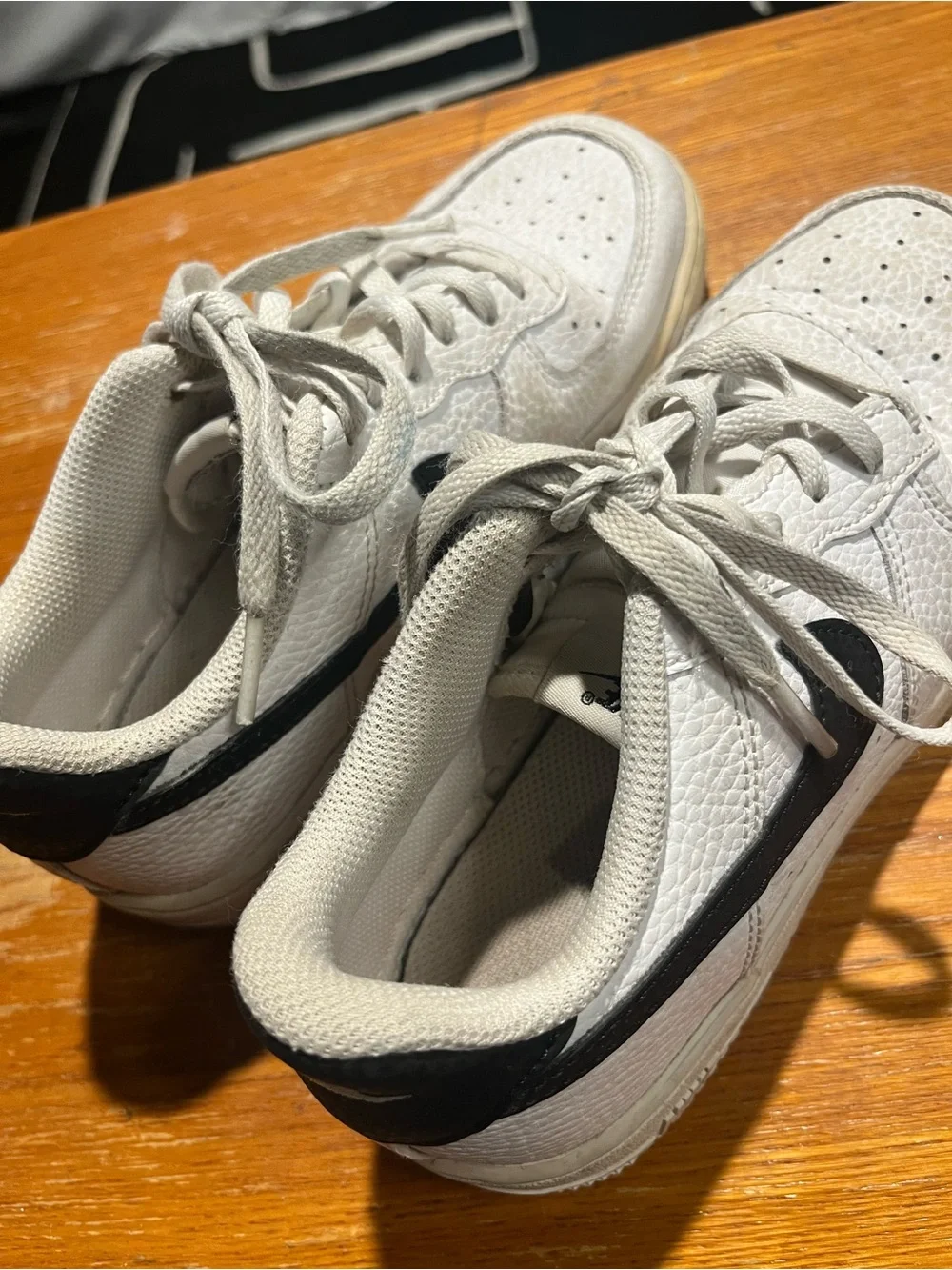 Nike Air Force 1 Low Classic White/Black Streetwear Sneakers US 2.5 Youth